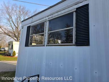 Main picture of 413 Cedar Rd