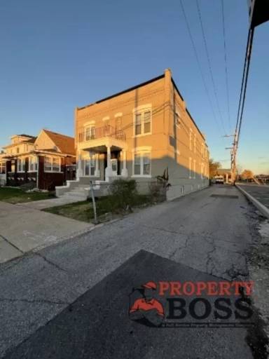 Main picture of 3619 Fir St