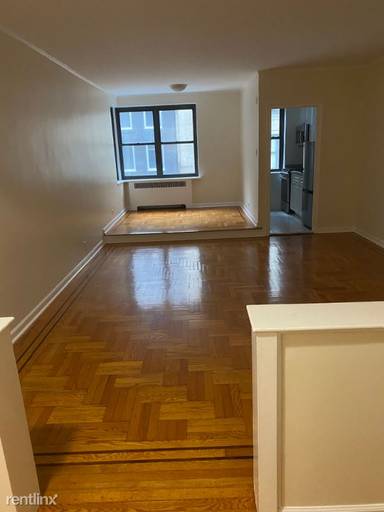 Main picture of 124 E 24th St