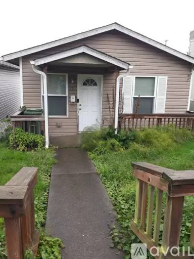 Main picture of 744 S 4th St