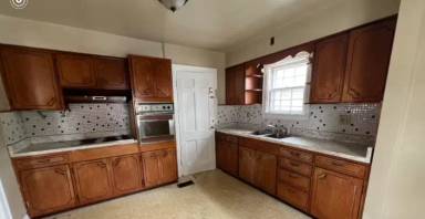 Main picture of 615 Adams St