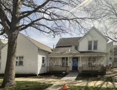 Main picture of 207 E Clark - 4