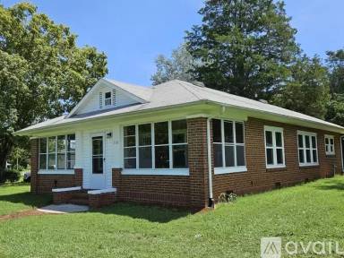 Main picture of 310 Hall St