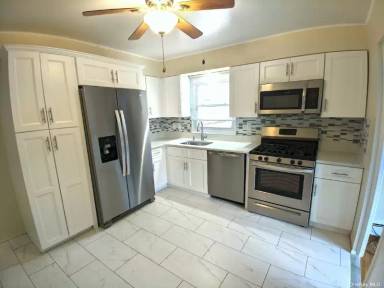 Main picture of 144 Pacific Blvd