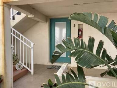 Main picture of 3137 S Atlantic Ave