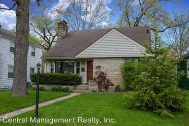Main picture of 906 W Lawrence St