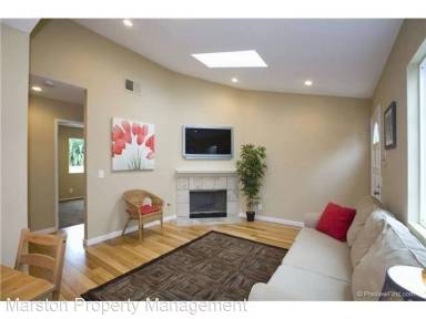 Main picture of 4525 Oregon St