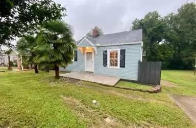 Main picture of 415 Furman Rd