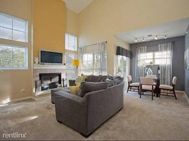 Main picture of 2300 S Michigan Ave