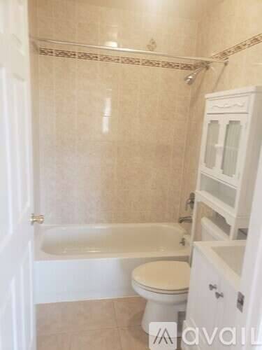 Main picture of 836 E 218th St