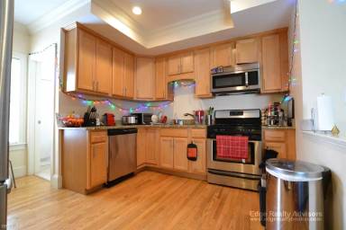 Main picture of 11 Lothrop St