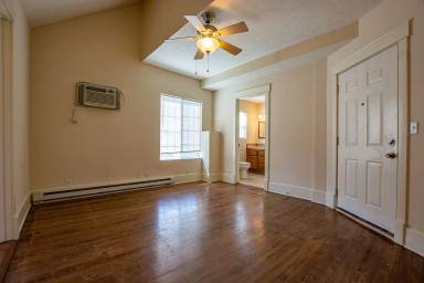 Main picture of 133 S 38th St
