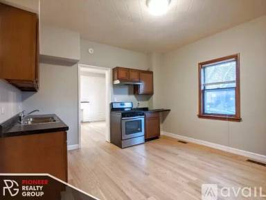 Main picture of 3059 N Leavitt St