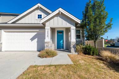 Main picture of 3301 E Girdner Dr