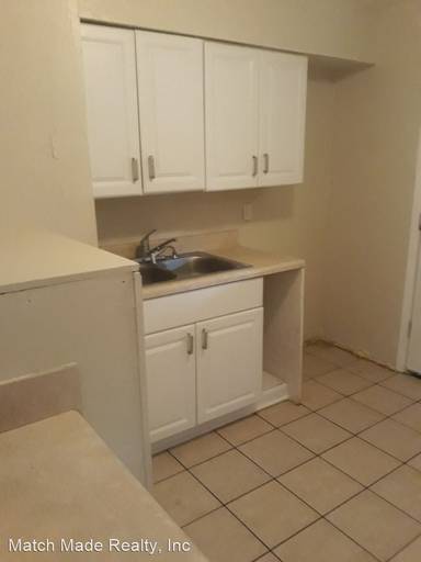 Main picture of 1616 W 8th St
