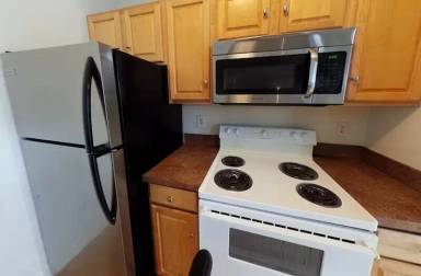 Main picture of 302 Goshen St