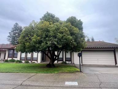 Main picture of 5929 Kifisia Way