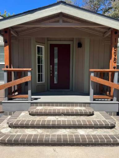 Main picture of 1695 Lilac Ln