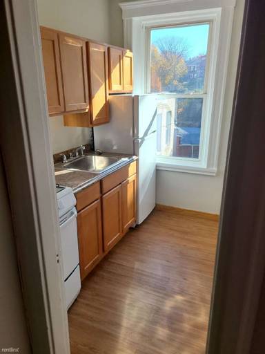 Main picture of 110 Brainerd Rd