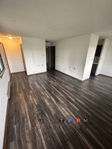 Main picture of 209 Estelle St