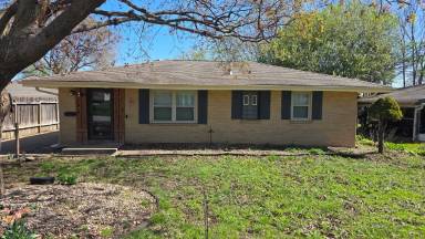 Main picture of 2564 E Tiffin Ave
