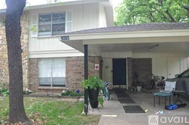 Main picture of 2608 W Highland Dr