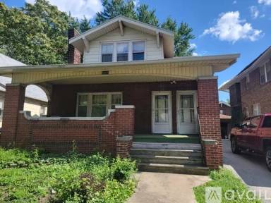 Main picture of 1415 E Main St