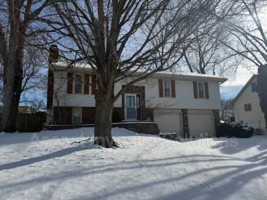 Main picture of 8013 N Congress Ave