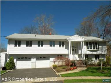 Main picture of 99 Lee Pl