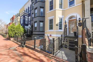 Main picture of 629 4th St NE