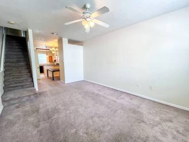 Main picture of 3870 SW 20th Ave