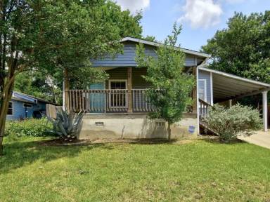 Main picture of 1422 Webberville Rd