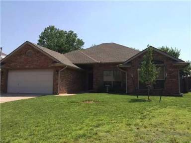 Main picture of 608 Fox Hunt Ln