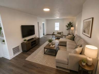Main picture of 608 S Crysler Ave