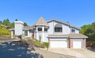Main picture of 16 McNamara Ln