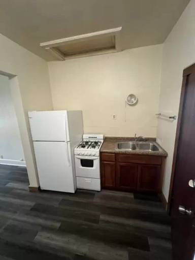 Main picture of 150 N Main St
