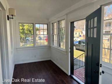 Main picture of 153 W Balview Ave