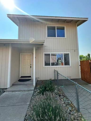 Main picture of 1716 Lakeview Ave