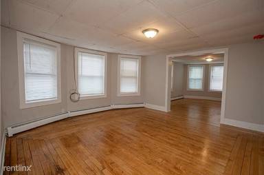 Main picture of 64 Pleasant St