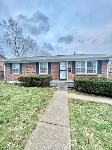 Main picture of 375 Lancelot Ln