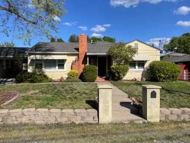 Main picture of 2432 Casa Way