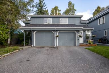 Main picture of 806 8th Ave