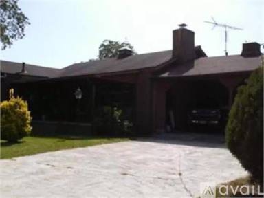 Main picture of 1101 Phillips Rd