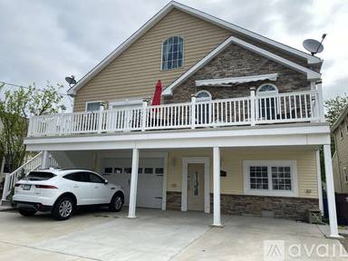 Main picture of 207 N Dorset Ave