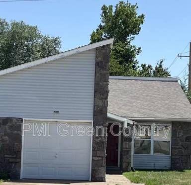 Main picture of 525 W Quantico St