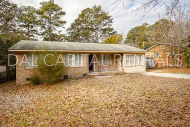 Main picture of 1831 E Boundary Rd