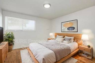 Main picture of 18411 E Burnside St