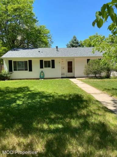 Main picture of 3357 S Flamingo Way