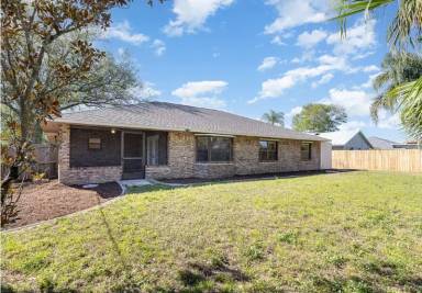 Main picture of 1315 Armory Dr NE