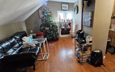 Main picture of 902 Bedford St